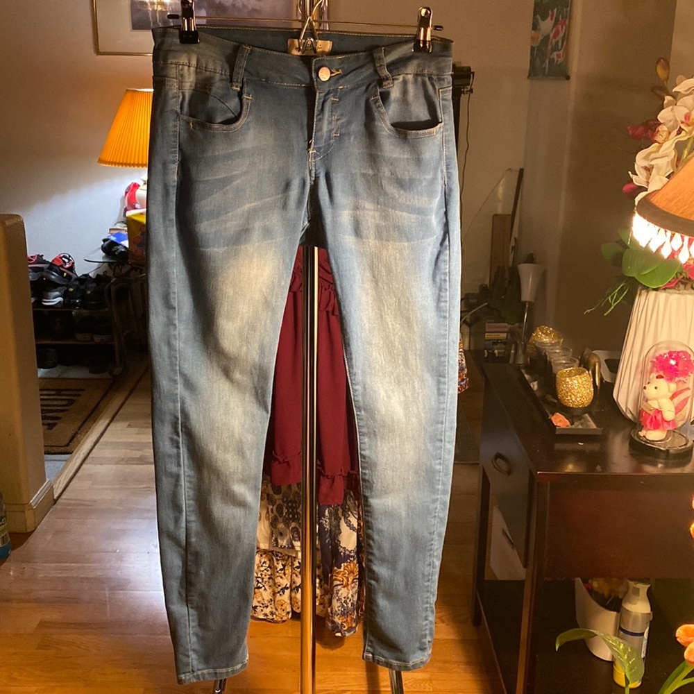 Bleached Blue Thin Harley Jeans.